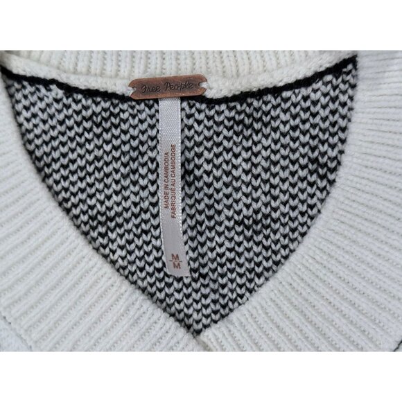 Free People East Street Ivory & Black Pattern Knit Sweater Boxy Crop Vest M NWT - Picture 5 of 7